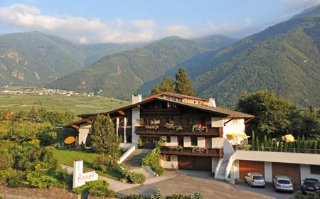 Garni Rinner Julia Latsch 592